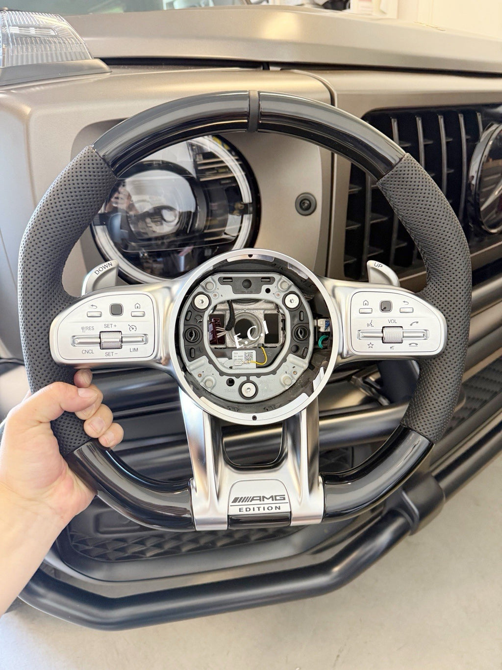 OEM 19~24 MERCEDES G63 C63 E63 GT S63 CLS63  PIANO BLACK LEATHER STEERING WHEEL