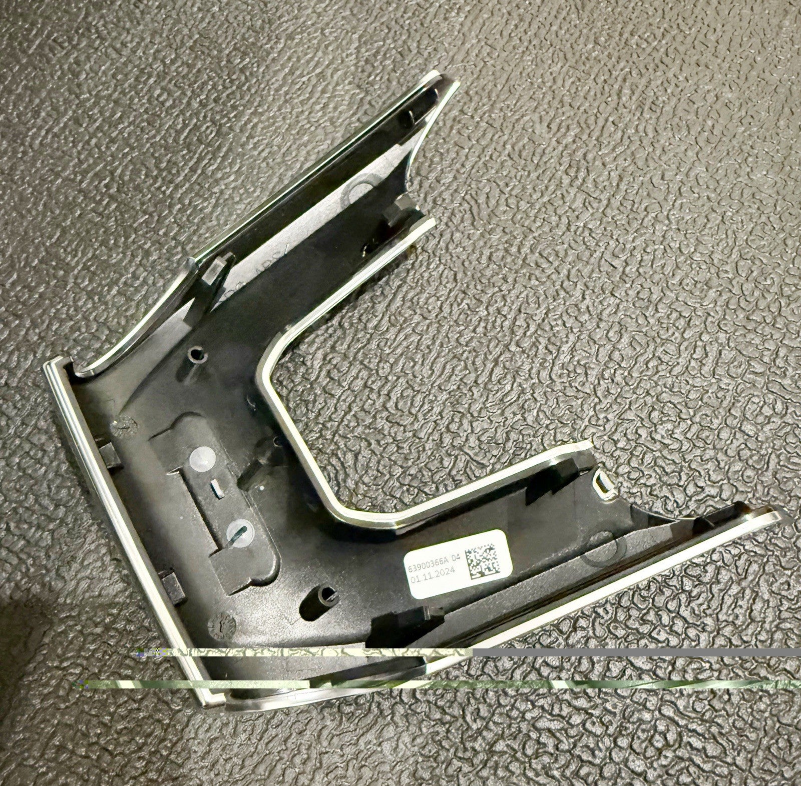 2019-2026 Genuine OEM Lamborghini URUS Chrome steering wheel bottom U trim