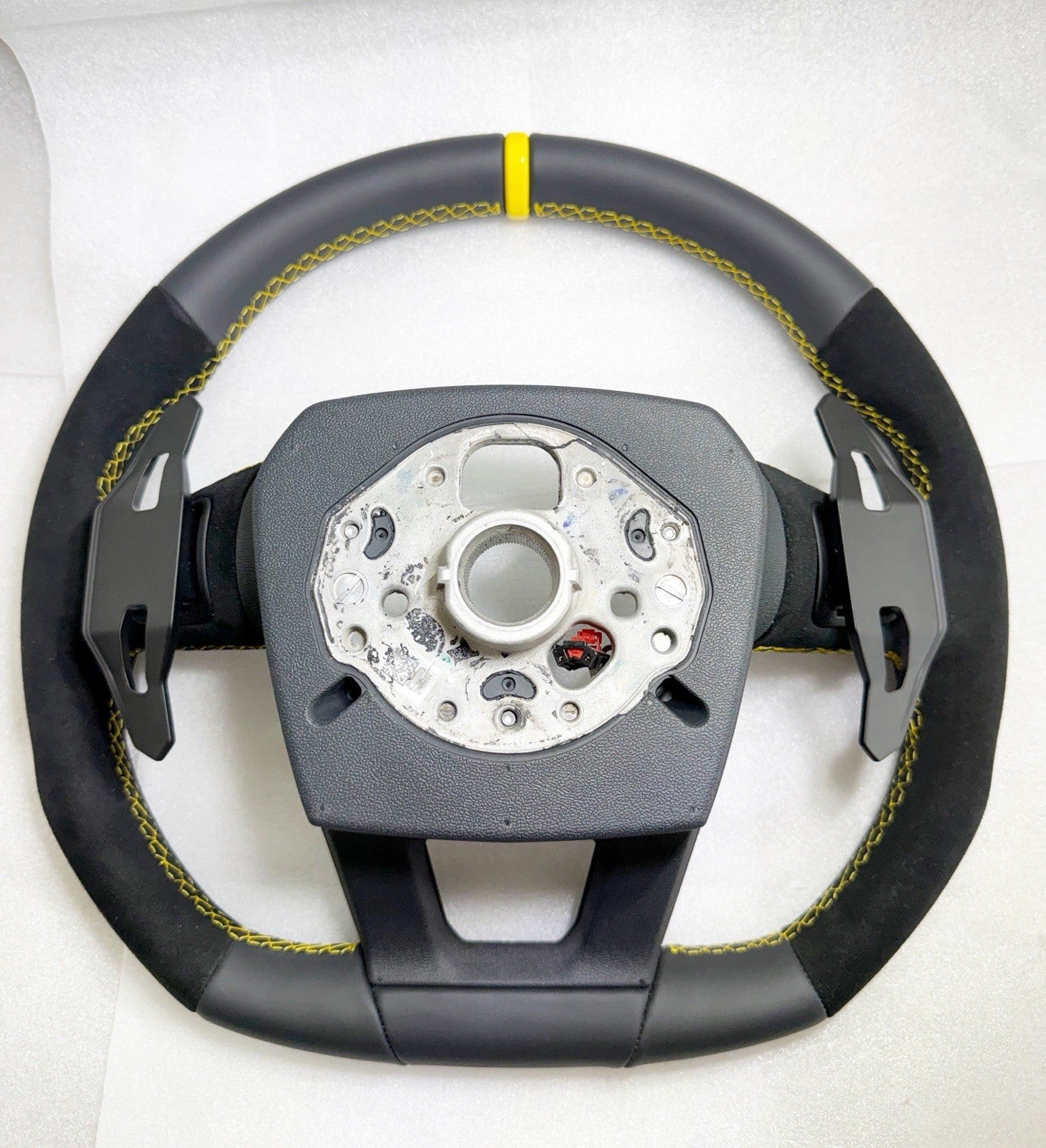 GENUINE LAMBORGHINI URUS S SE PERFORMANTE ALCANTARA STEERING WHEEL YELLOW HEATED