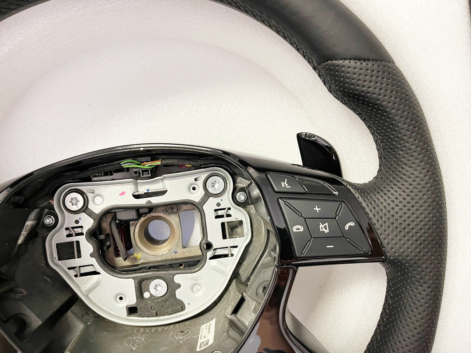 OEM MERCEDES W463 G550 4X4 G63 GL63 G65 ML63 ML350 GL550 GL63 AMG STEERING WHEEL
