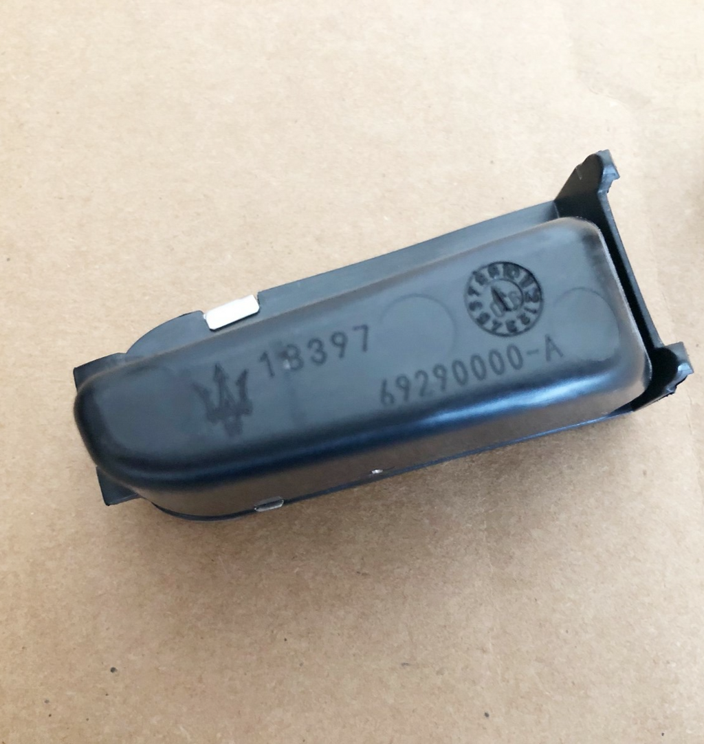 GENUINE 69290000 MASERATI GRANTURISMO MC CIGARETTE LIGHTER TRAY 2008-2017