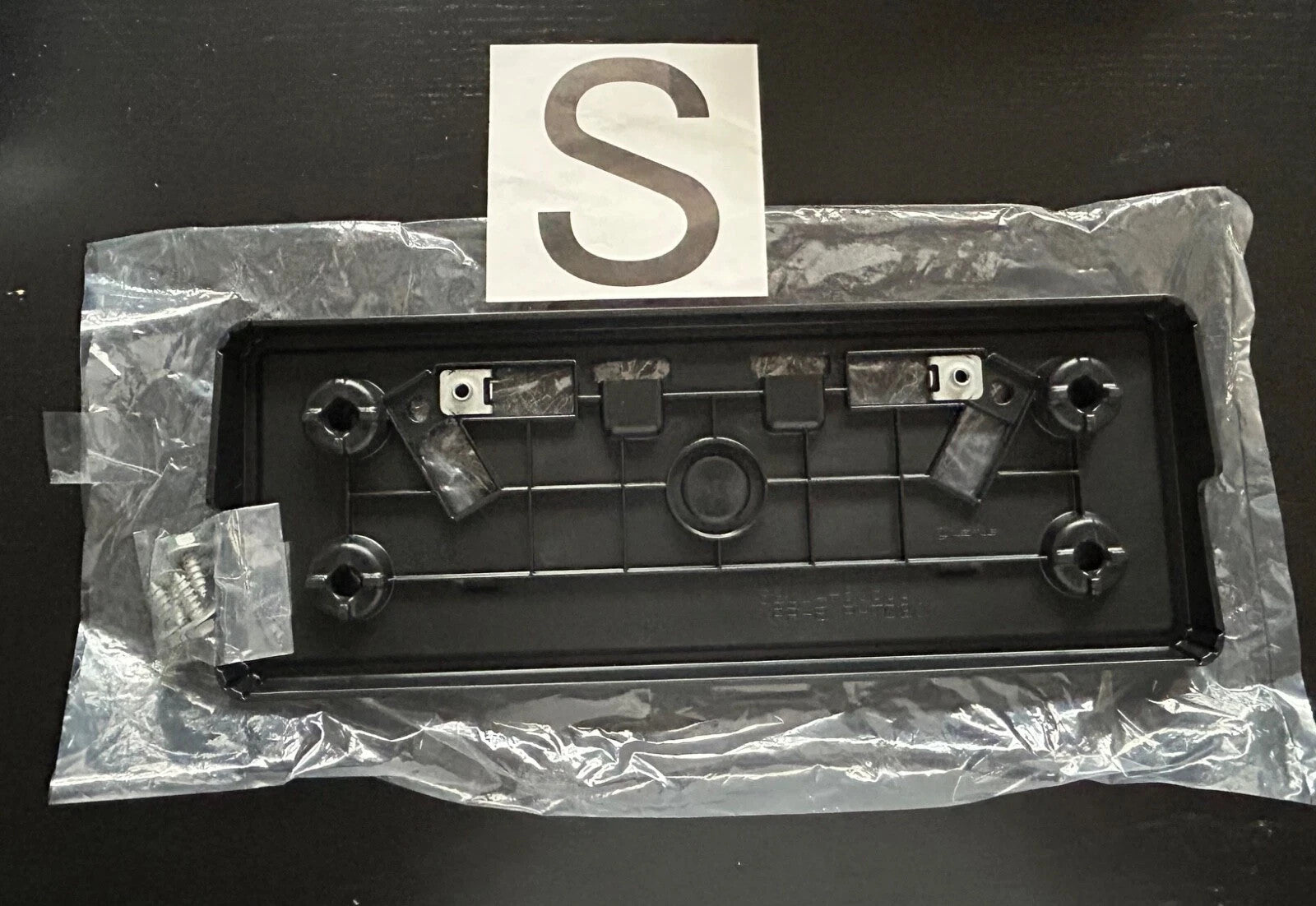 OEM NEW FRONT LICENSE PLATE BRACKET 2025 2024 LEXUS GX550 PART #52114-60590