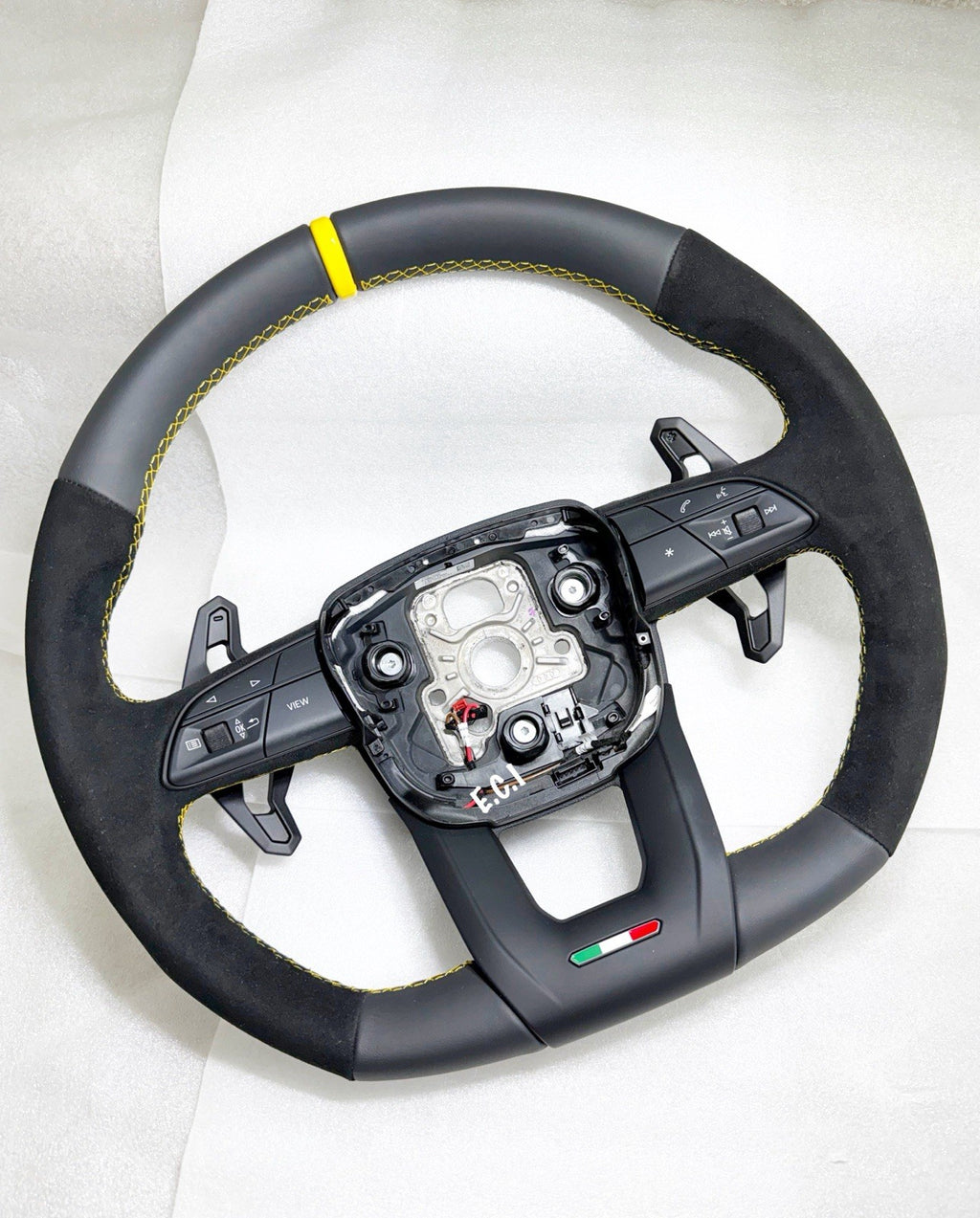 GENUINE LAMBORGHINI URUS S SE PERFORMANTE ALCANTARA STEERING WHEEL YELLOW HEATED