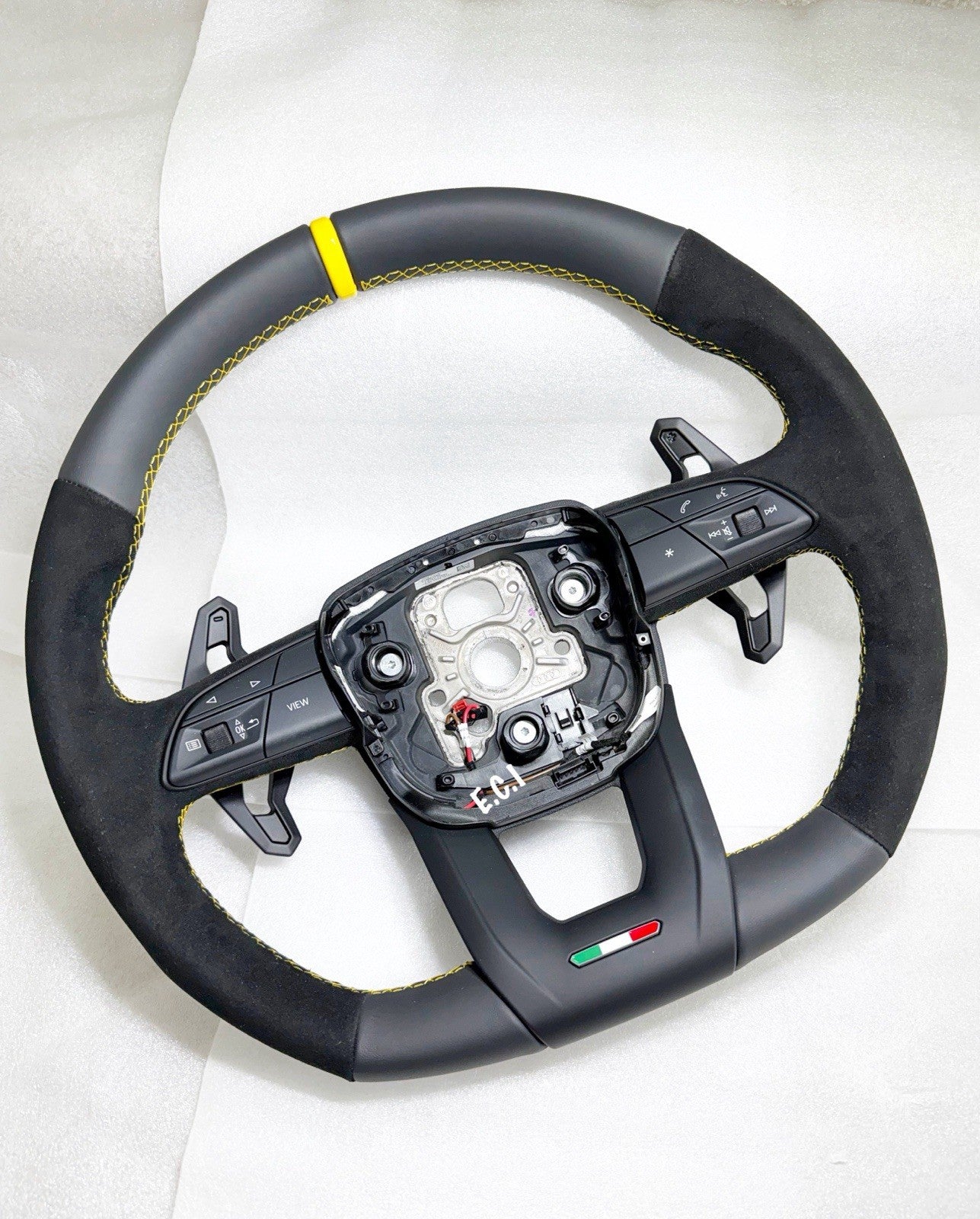 GENUINE LAMBORGHINI URUS S SE PERFORMANTE ALCANTARA STEERING WHEEL YELLOW HEATED